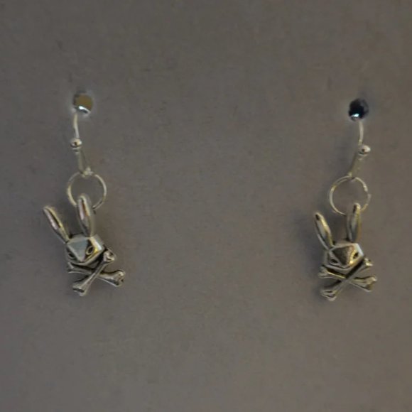 Skull & Crossbones Bunny Silver Tone Dangle Hypoallergenic Earrings (NWT) - Picture 1 of 4